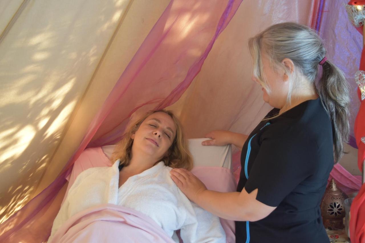 Stamford Meadows Glamping With Private Hot Tubs Hotel Екстериор снимка