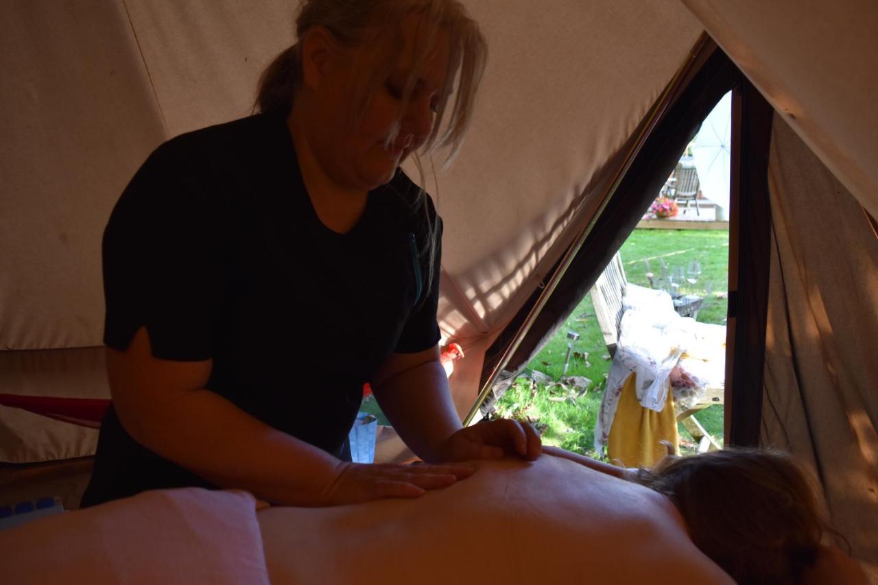 Stamford Meadows Glamping With Private Hot Tubs Hotel Екстериор снимка
