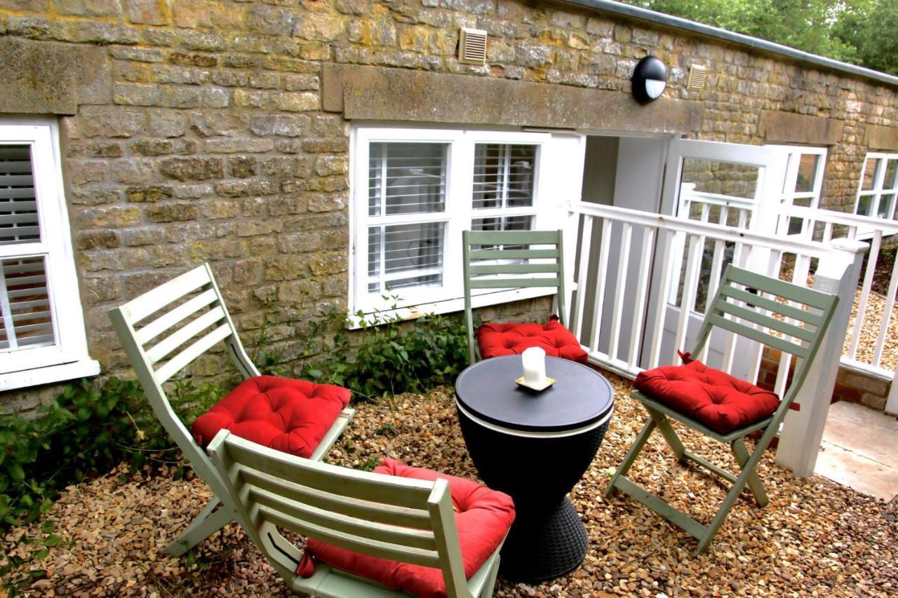 Stamford Meadows Glamping With Private Hot Tubs Hotel Екстериор снимка